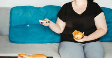 Woman furious that her brother bought a special chair for a slammed 375lb weight